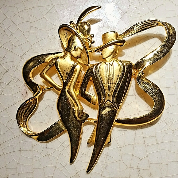Vintage JJ gold lady and gentlemen dating, night out on the town brooch - Picture 5 of 7